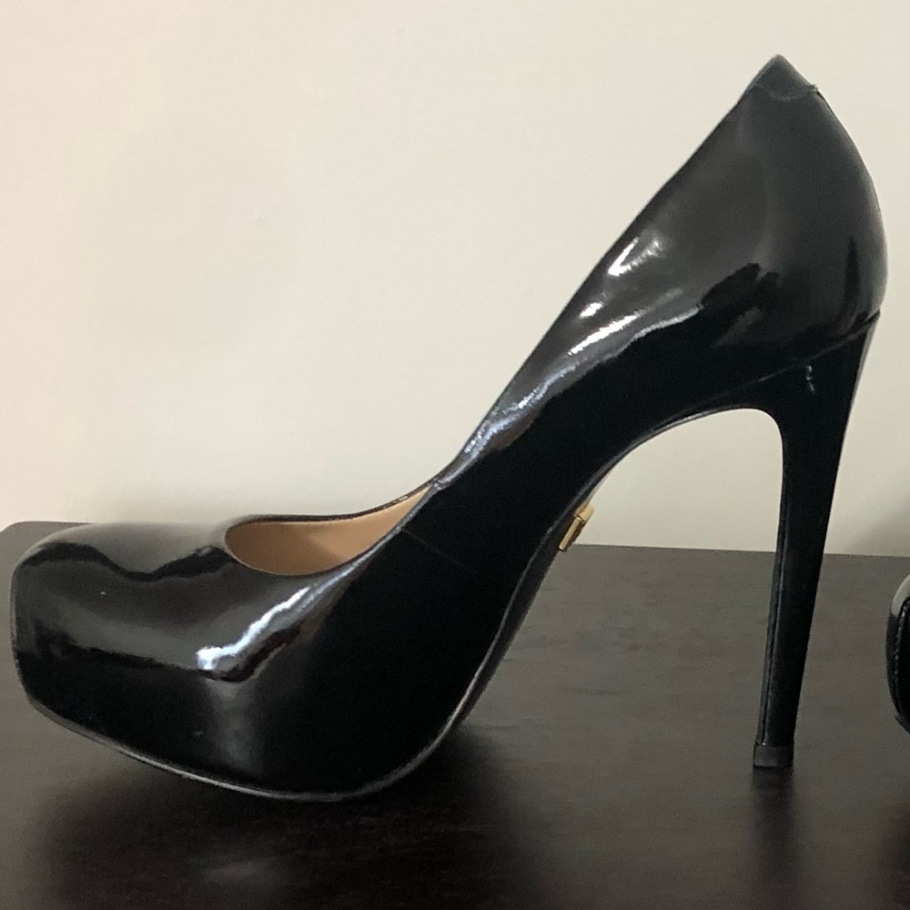 POUR LA VICTOIRE 'IRINA' Black Patent Leather Hidden Platform Heels Pumps Size 8